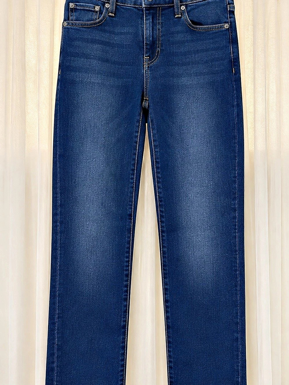 Woman’s GAP Straight Jeans Blue - 24 Size/Lenth